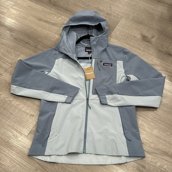 PATAGONIA | Women's R1 CrossStrata Hoody - Picture 1 of 12